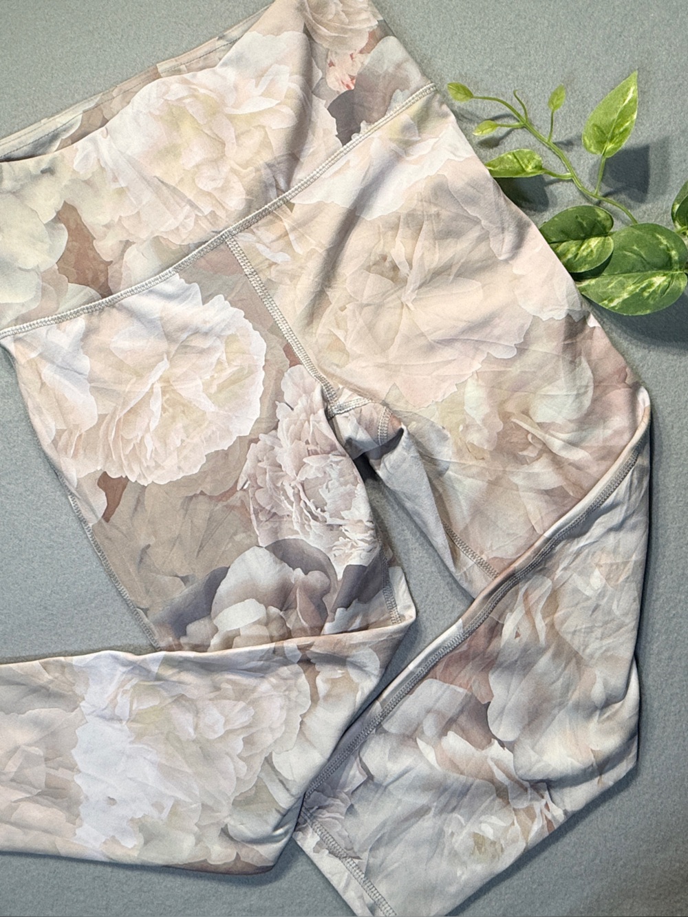Mono-b Floral High-Waist Leggings in Soft Beige size S